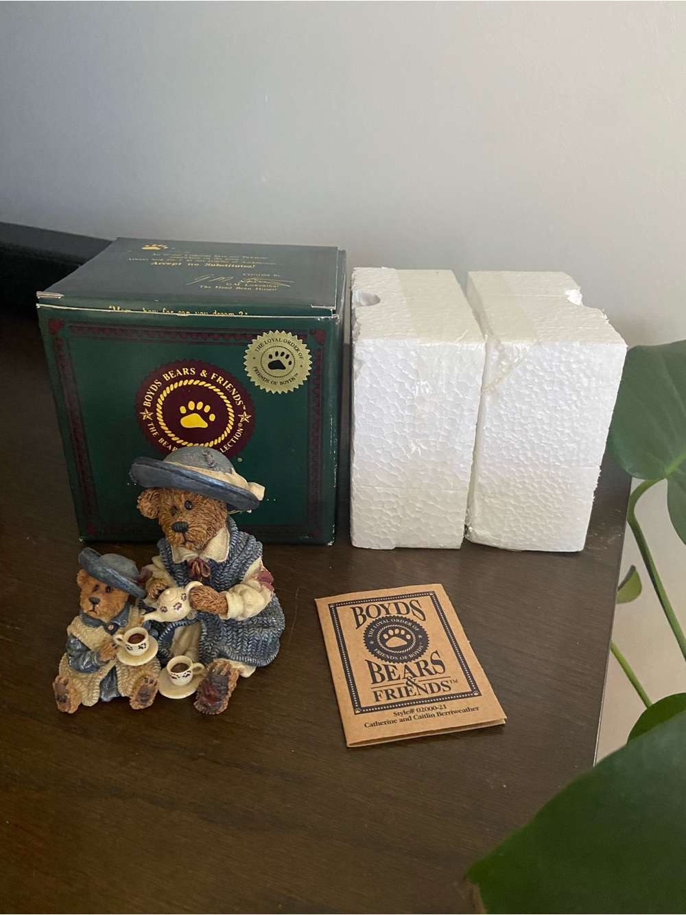 Boyd's Bears Figurine Catherine and Caitlin Berriweather Fine Cup of Tea